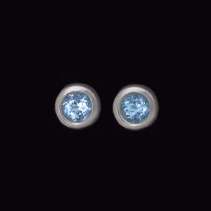 1.5ct BLUE TOPAZ 18K WHITE GOLD STUD EARRINGS BEZEL SET ROUND CUT CLASSIC SIMPLE