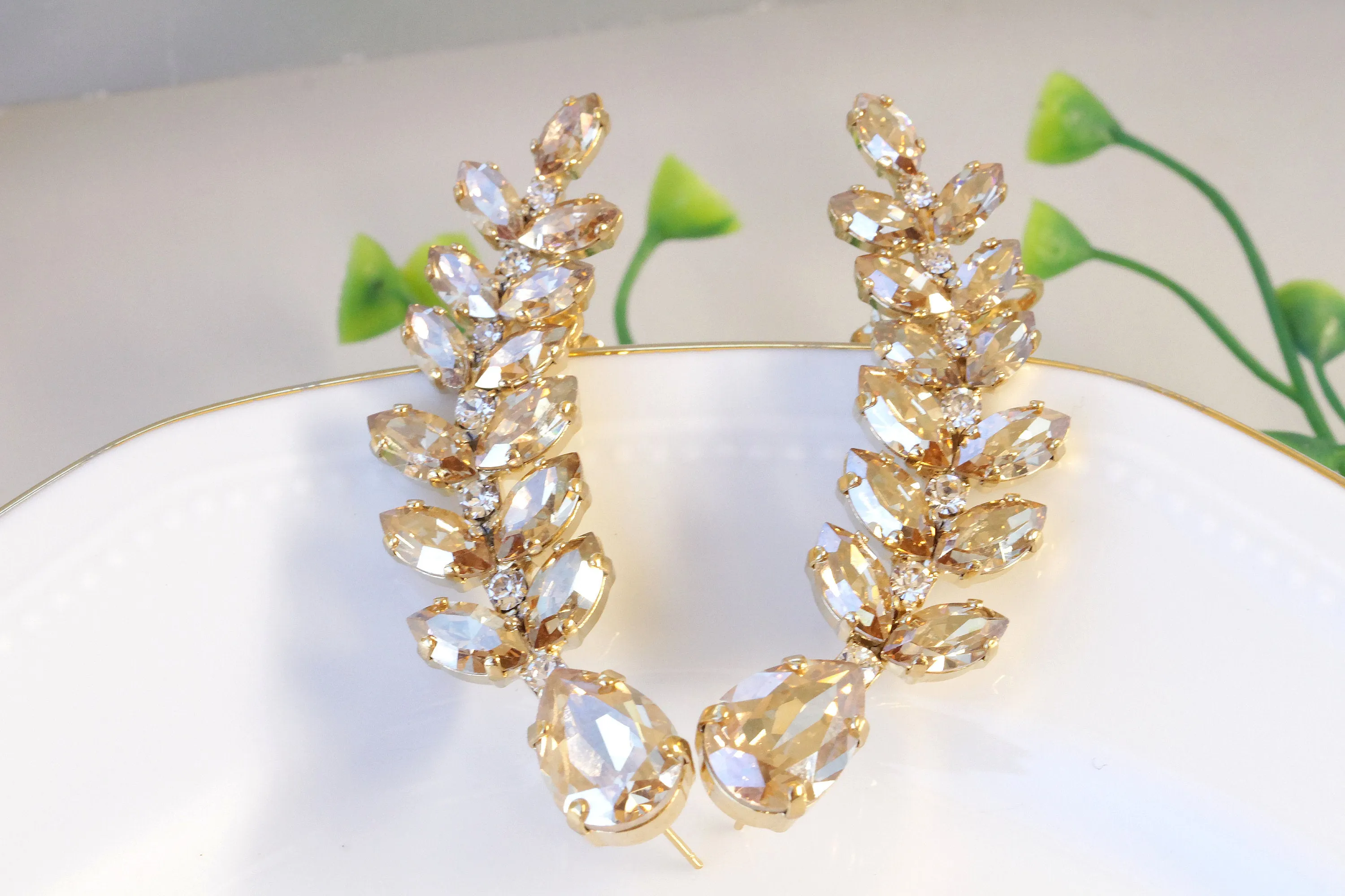 CHAMPAGNE EAR CLIMBER Earrings