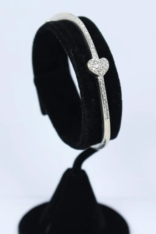 DIAMOND 18 Karat White Gold Heart Bangle Bracelet