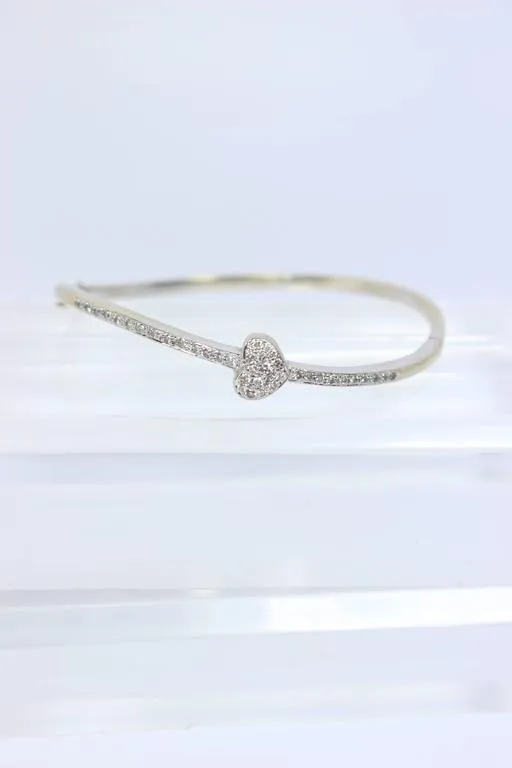 DIAMOND 18 Karat White Gold Heart Bangle Bracelet