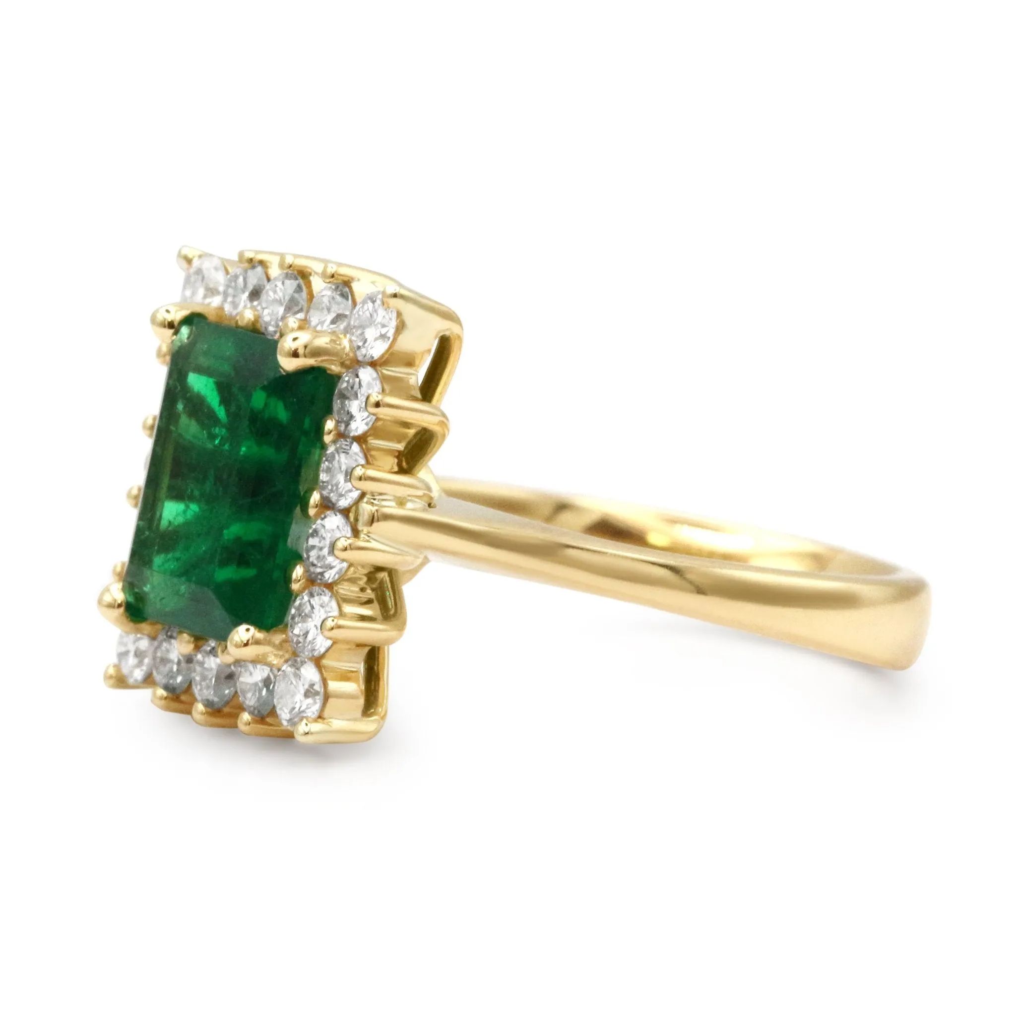 GCS Certificated Colombian Emerald Cluster Ring