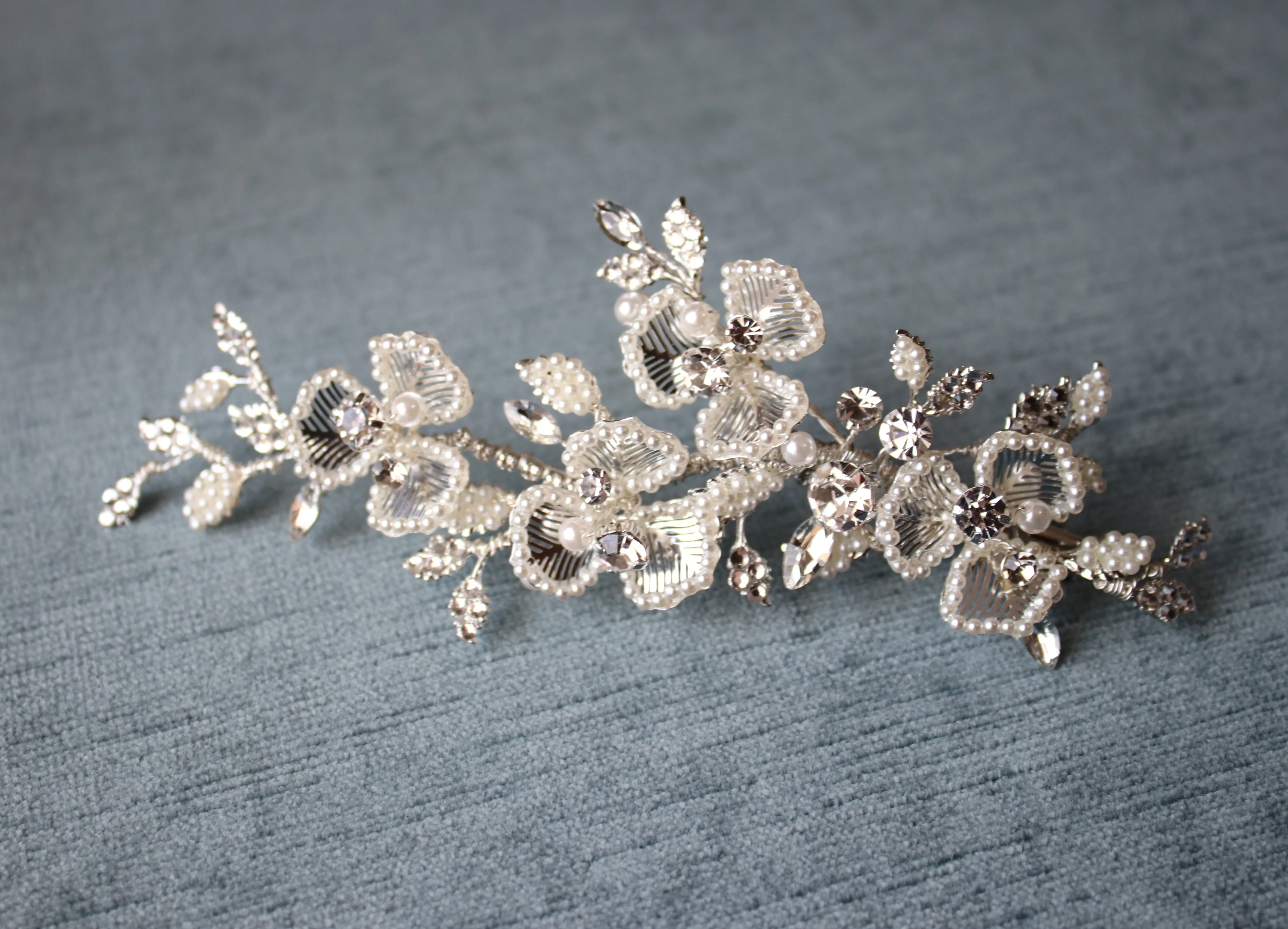 HANNAH Floral and Pearl Hair Clip