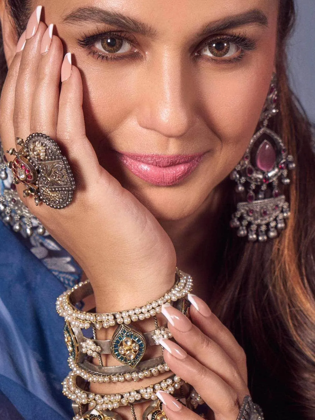 Huma Qureshi In Oxidised Red Stone Rings With Ghungroo