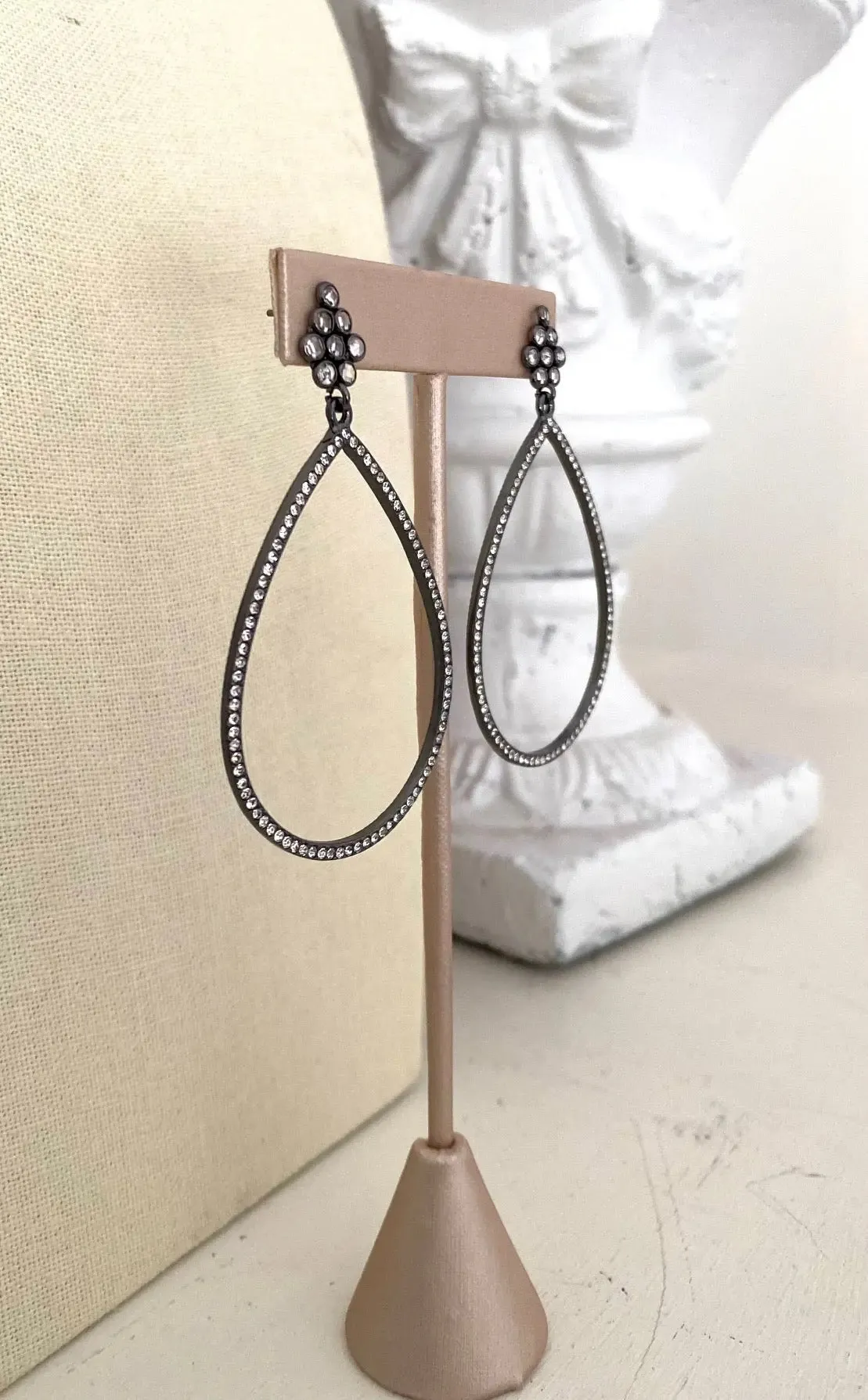 Kinda Fancy Earrings - Black