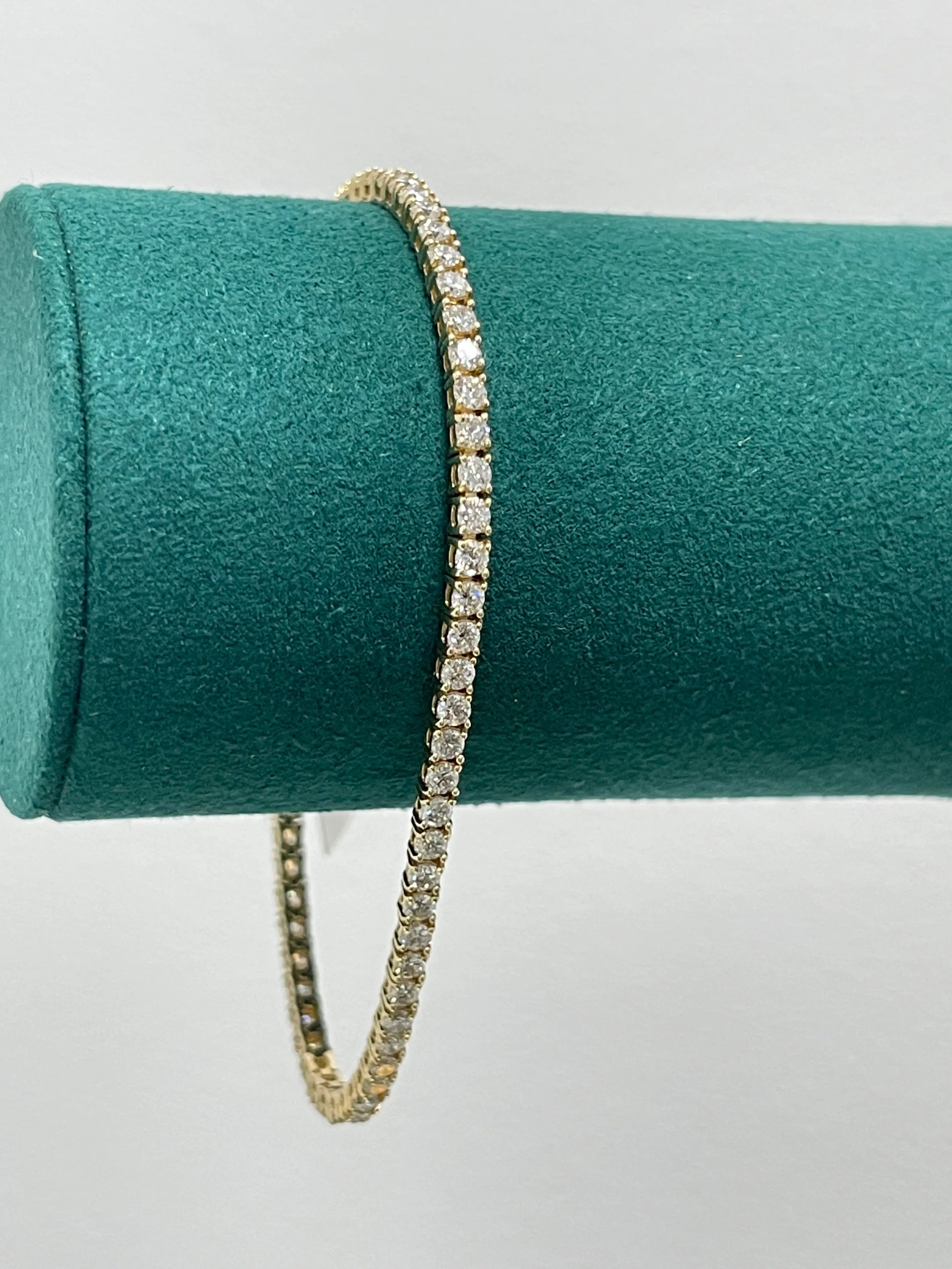 Lab Grown Diamond Tennis Bracelet - Classic Round Cut