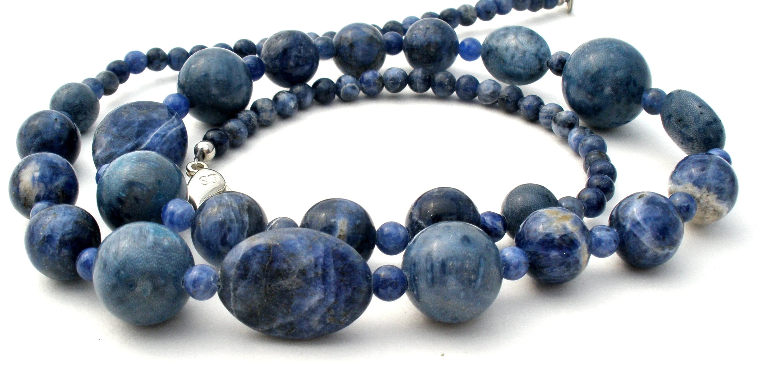 Lee Sands Blue Sodalite Bead Necklace 22"