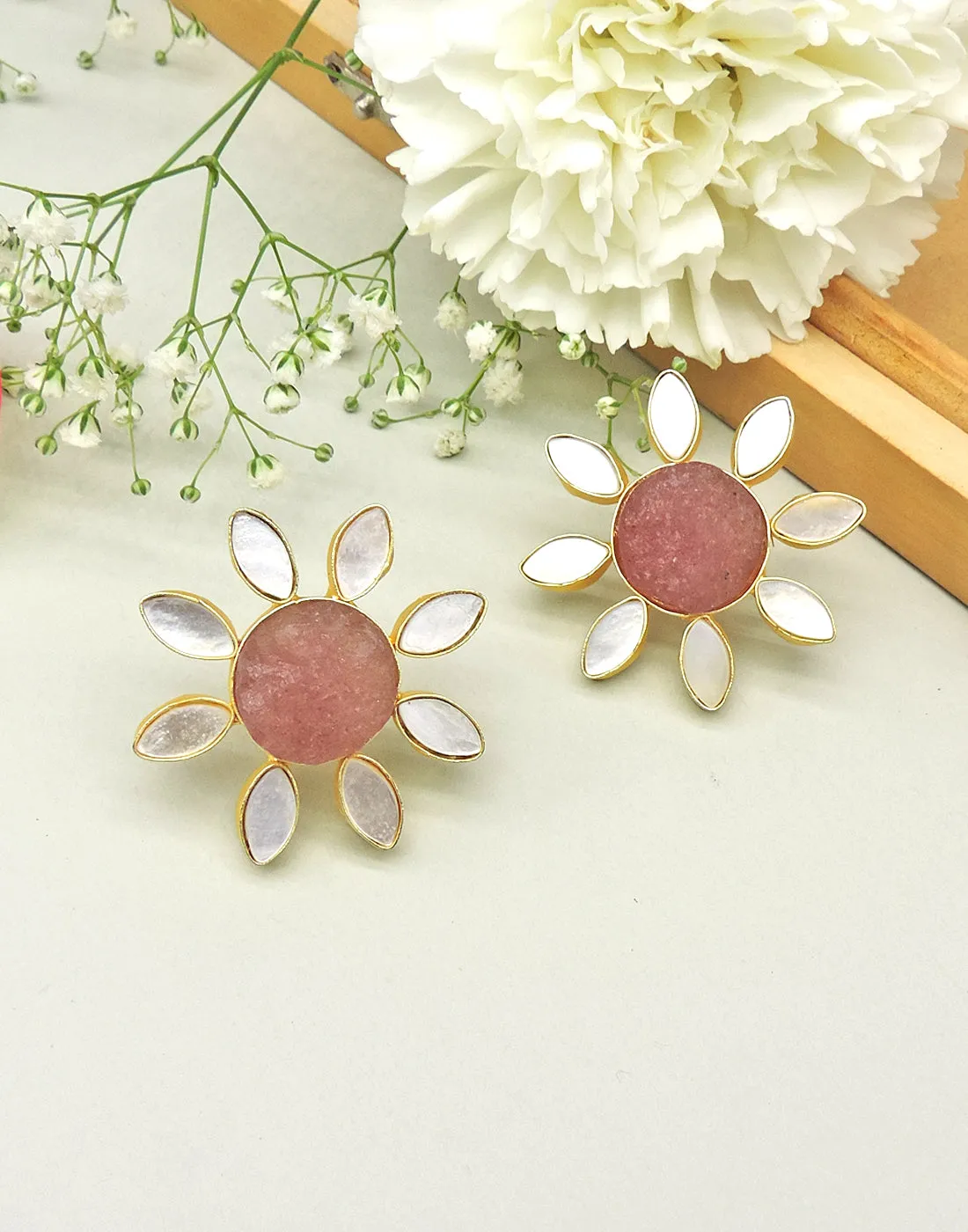 Lisa Flower Earrings (Quartz)