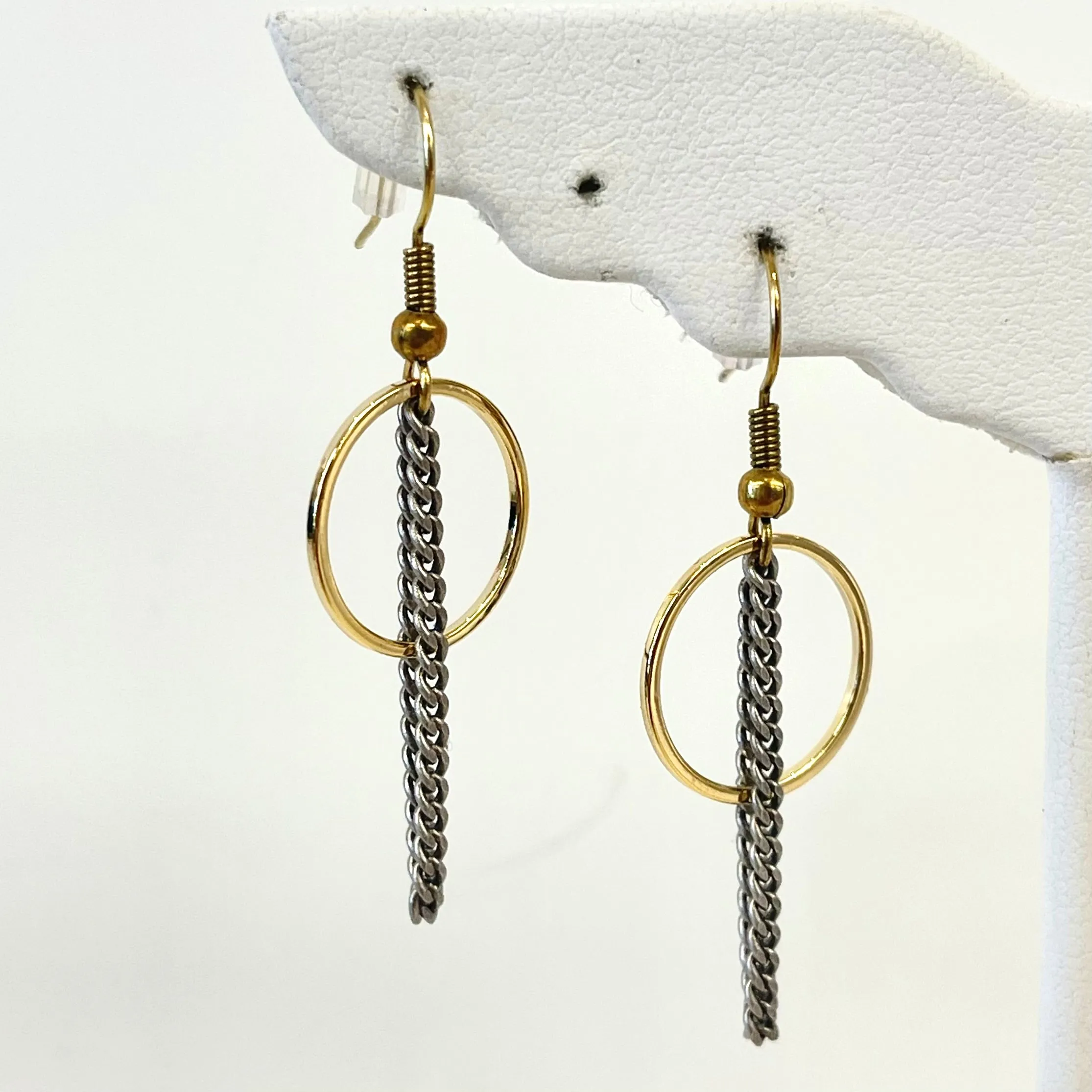 Small Circle Dangle Curb Chain Earrings