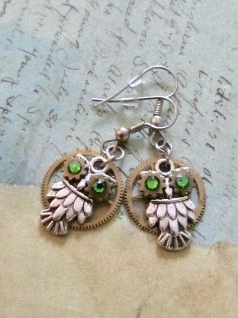 Steampunk owl earring - Steampunk earrings - Owls Emerald Swarovski Crystals